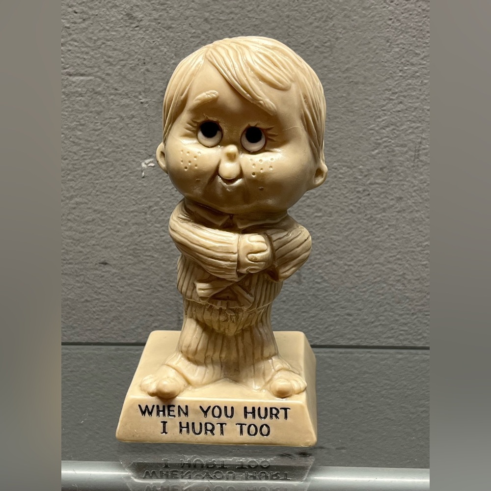 R&W Berries Statue